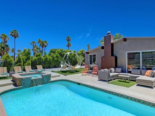 Palm Springs Home 991462