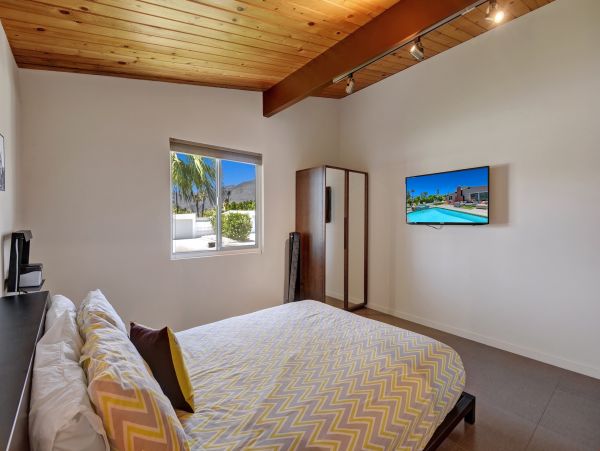 Palm Springs Home 991462
