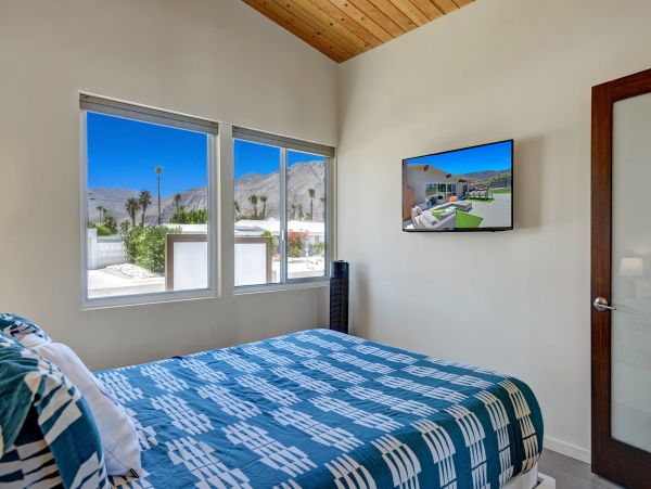 Palm Springs Home 991462