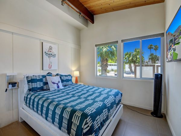 Palm Springs Home 991462