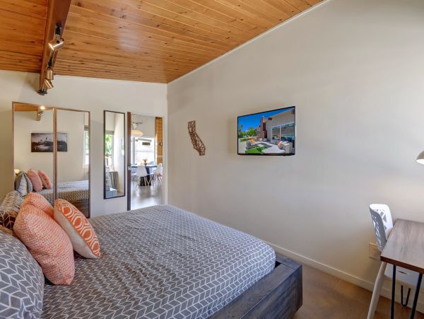 Palm Springs Home 991462