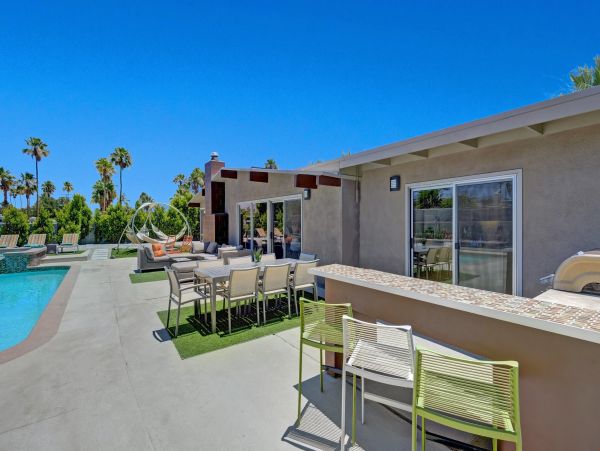 Palm Springs Home 991462