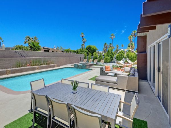 Palm Springs Home 991462