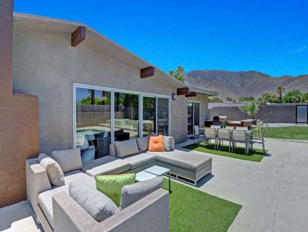 Palm Springs Home 991462