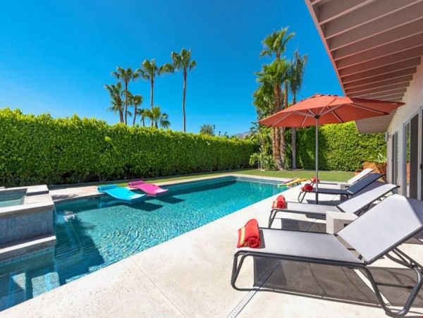 Palm Springs Home 991463
