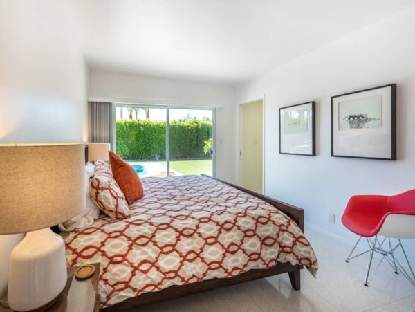 Palm Springs Home 991463