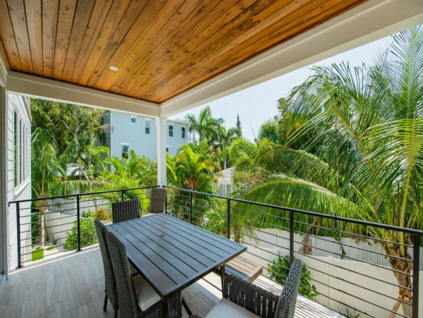 Anna Maria 4 Bedroom Vacation Home Walk to Beach Sleeps 8