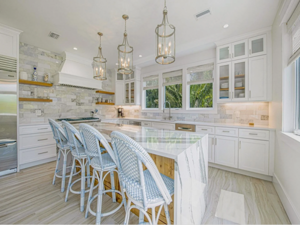 Anna Maria 4 Bedroom Vacation Home Walk to Beach Sleeps 8