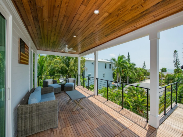 Anna Maria 4 Bedroom Vacation Home Walk to Beach Sleeps 8