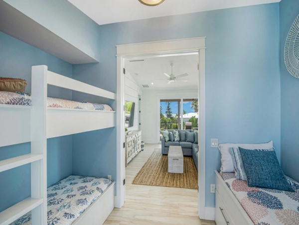 Anna Maria 4 Bedroom Vacation Home Walk to Beach Sleeps 8