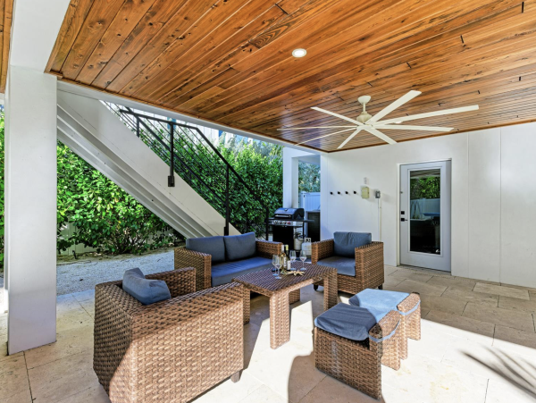 Anna Maria 4 Bedroom Vacation Home Walk to Beach Sleeps 8