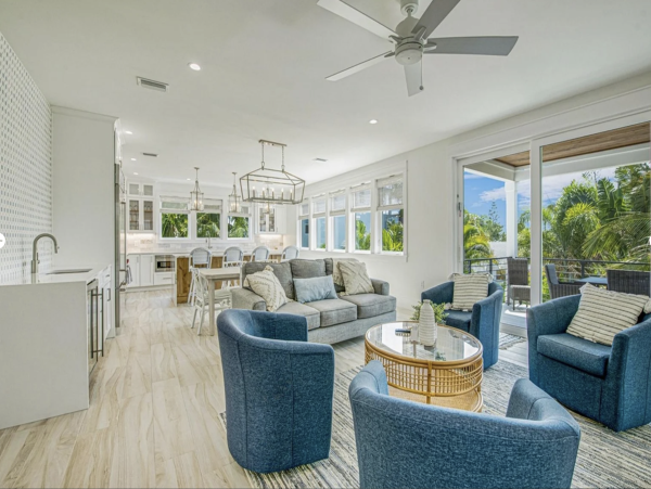 Anna Maria 4 Bedroom Vacation Home Walk to Beach Sleeps 8