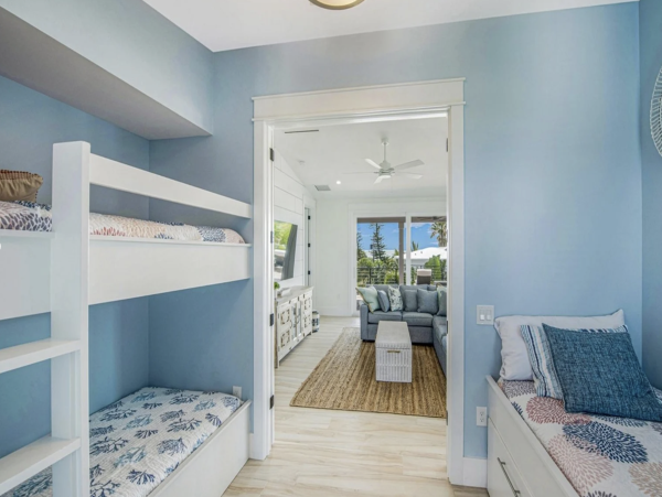 Anna Maria 4 Bedroom Vacation Home Walk to Beach Sleeps 8