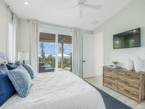 Anna Maria 4 Bedroom Vacation Home Walk to Beach Sleeps 8