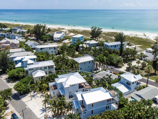 Anna Maria 4 Bedroom Vacation Home Walk to Beach Sleeps 8
