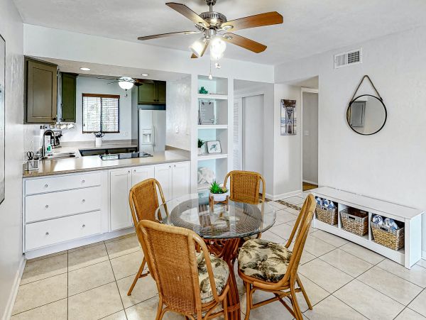 Vacation Rental Condo with Pool & Tennis Court 6 Guests