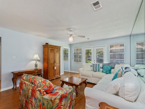 A Lovely Destin Townhome in a beachfront complex.