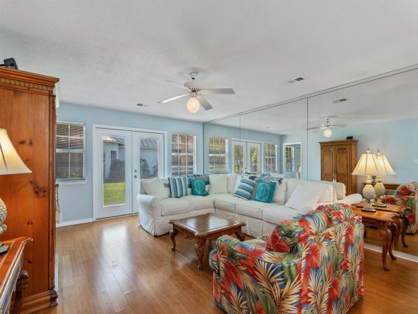 A Lovely Destin Townhome in a beachfront complex.