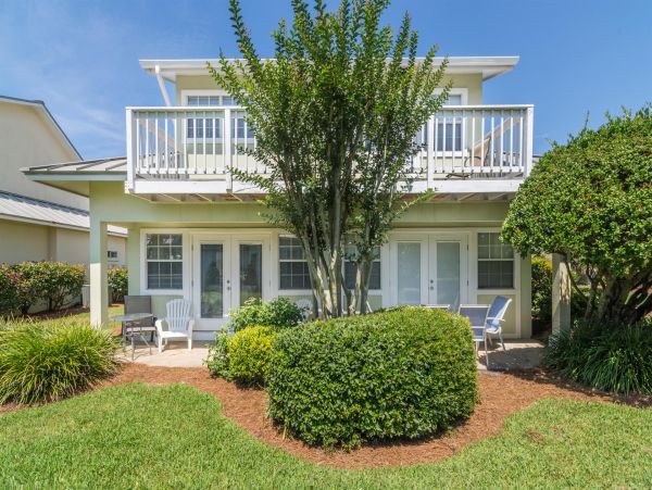A Lovely Destin Townhome in a beachfront complex.