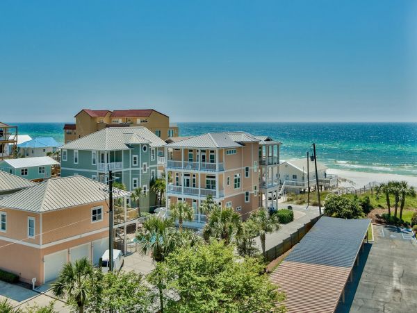A Lovely Destin Townhome in a beachfront complex.