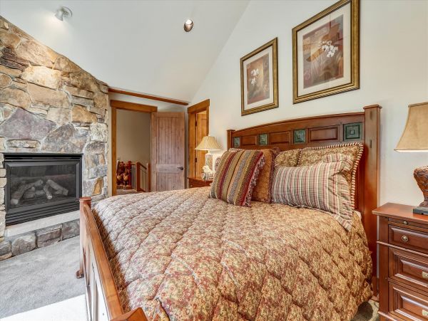 A True Breckenridge Ski Lodge Sleeps Nine