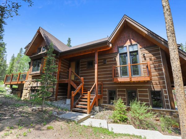 A True Breckenridge Ski Lodge Sleeps Nine
