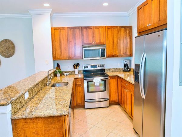 Marathon Three Bedroom Town House/Villa