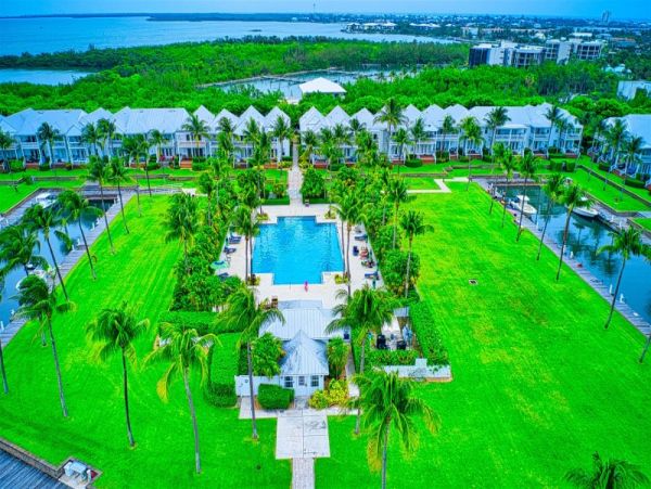 Marathon Three Bedroom Town House/Villa