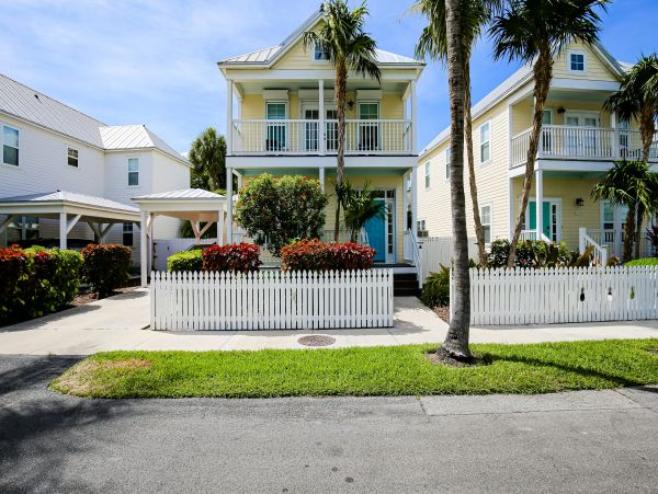 Elegant Vacation Rental Home with Private Pool 8 Guests