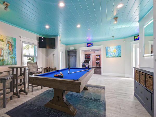 Anna Maria Island Beachfront 4BR Luxury Home Vacation Rental