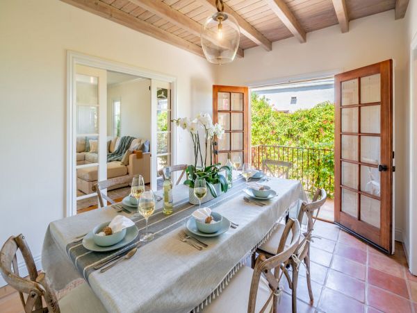 Understated Elegant Villa in Santa Barbara Four Bedrooms
