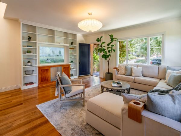 Understated Elegant Villa in Santa Barbara Four Bedrooms