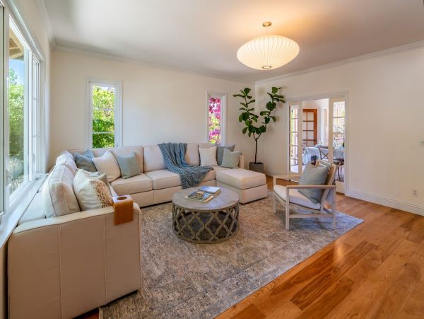 Understated Elegant Villa in Santa Barbara Four Bedrooms