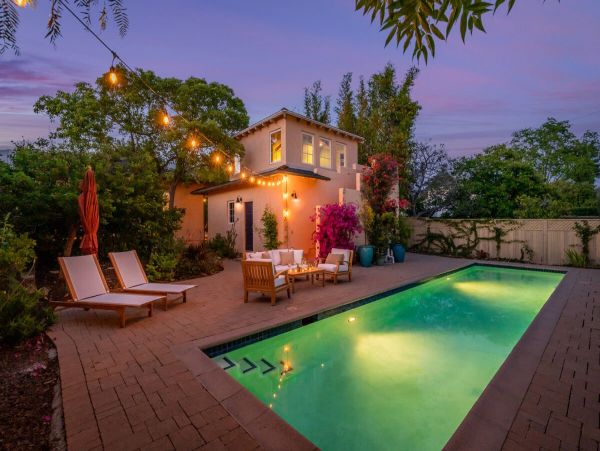 Understated Elegant Villa in Santa Barbara Four Bedrooms