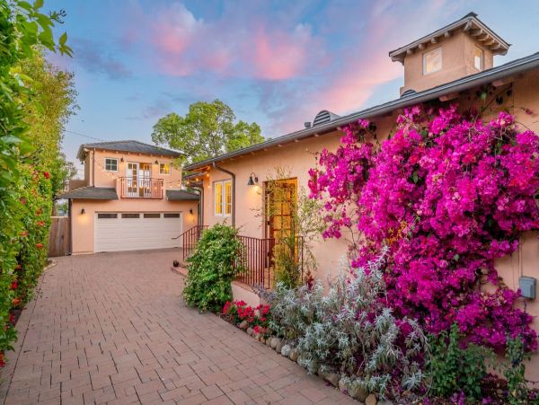 Understated Elegant Villa in Santa Barbara Four Bedrooms
