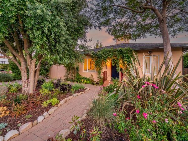 Understated Elegant Villa in Santa Barbara Four Bedrooms
