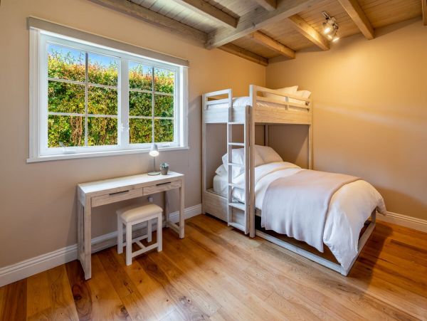 Understated Elegant Villa in Santa Barbara Four Bedrooms