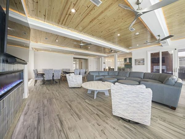 Luxury Destin 7 Bedroom Pool Home On Beach Sleeps 30 Guests