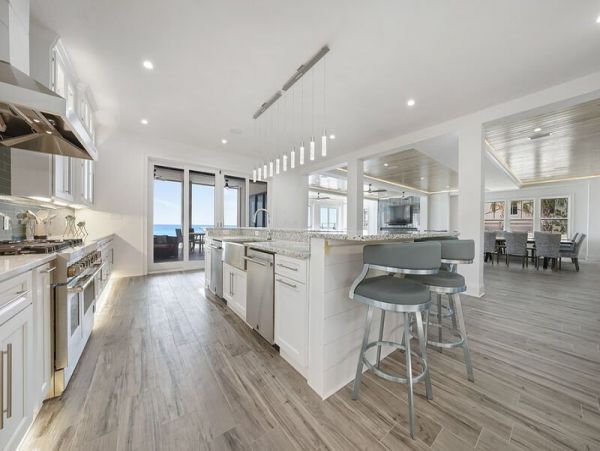 Luxury Destin 7 Bedroom Pool Home On Beach Sleeps 30 Guests