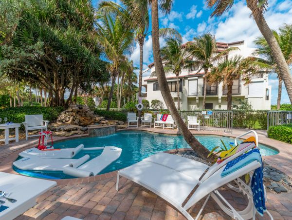 Nine Bedroom Beachfront Villa Pool Hot Tub & Elevator