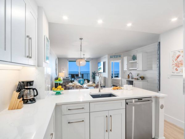 Luxury Vacation Beachfront Condo in Marco Island with Gulf Views