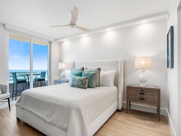 Luxury Vacation Beachfront Condo in Marco Island with Gulf Views