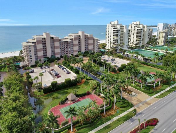 Luxury Vacation Beachfront Condo in Marco Island with Gulf Views