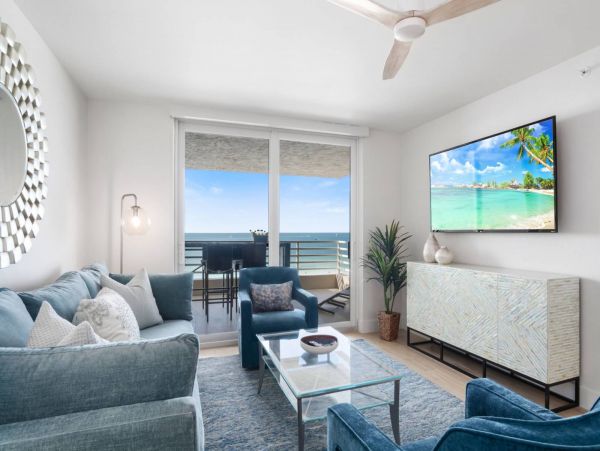 Luxury Vacation Beachfront Condo in Marco Island with Gulf Views