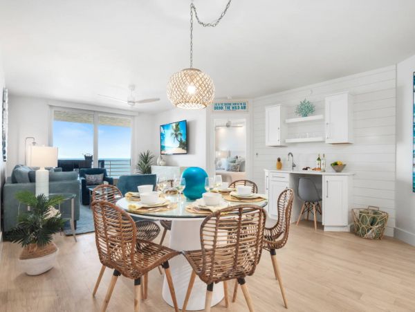 Luxury Vacation Beachfront Condo in Marco Island with Gulf Views