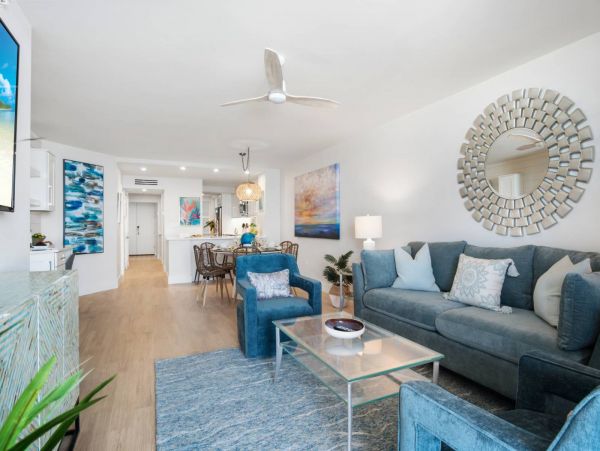 Luxury Vacation Beachfront Condo in Marco Island with Gulf Views