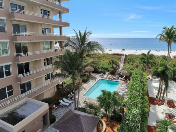 Luxury Vacation Beachfront Condo in Marco Island with Gulf Views