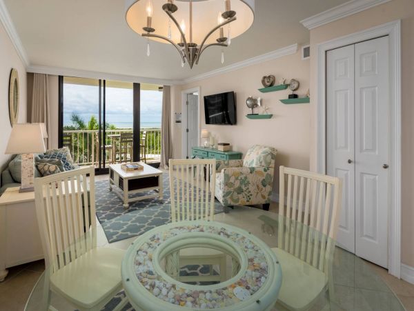 Enjoy Gulf Views & Amenities from this Condo