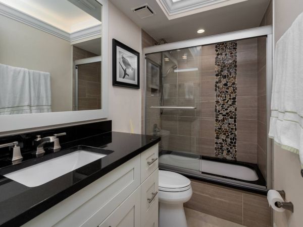 Enjoy Gulf Views & Amenities from this Condo