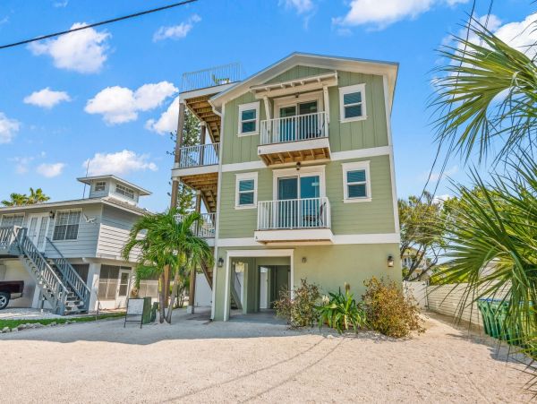 Luxury Bradenton Beach Six Bedroom Vacation Pool Home